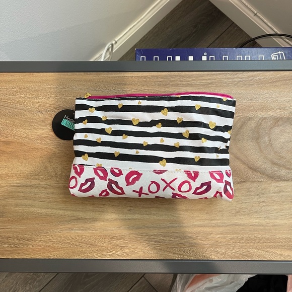 Make up bag with hand lotion, face wash, brush, and bath bomb. New with tags - Picture 3 of 3